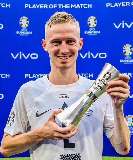 KY开云官网体育下载-【欧洲杯】约维奇压哨绝平，塞尔维亚1-1斯洛文尼亚