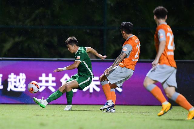 KY开云官网体育下载-【中超】高迪梅开二度郜林进球被吹 深圳0比2浙江