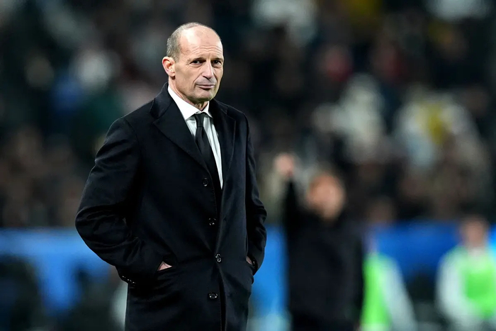 KY开云官网体育下载-一剑封喉却先戳自己人！米兰头牌怒推主帅，8分差距引爆内讧危机|AC米兰|莱奥|阿莱格里|拉斐尔-达-席尔瓦|塞巴斯蒂安-阿莱_新浪体育_新浪新闻